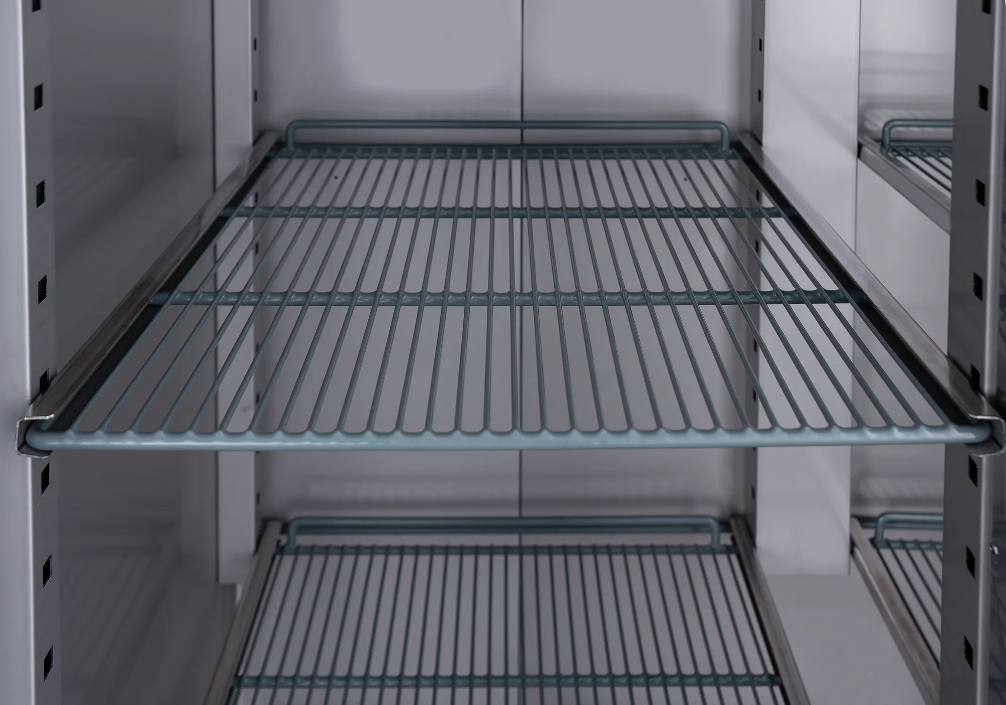 29″ One (1) Glass Door Top Mounted Reach-In Refrigerator, 21.5 cu. ft. (609 L), Stainless Steel