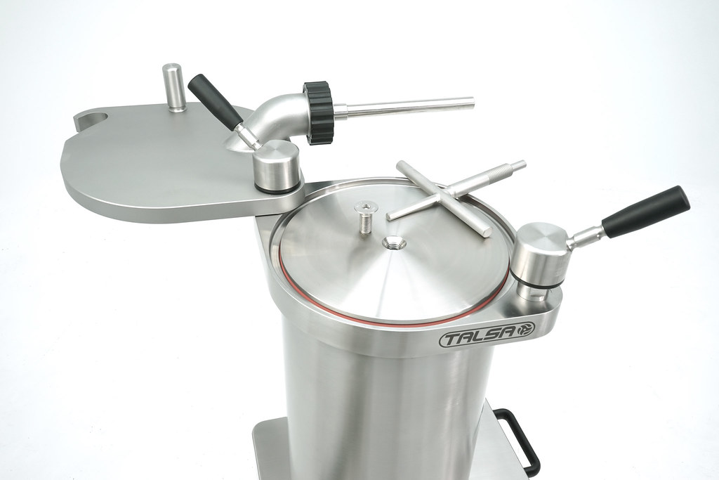 Talsa F35S 65 lb (29.5 kg) Hydraulic Piston Sausage Stuffer Stainless Steel | Trento– 220V, 1Phase, 1300W (1.75 HP)