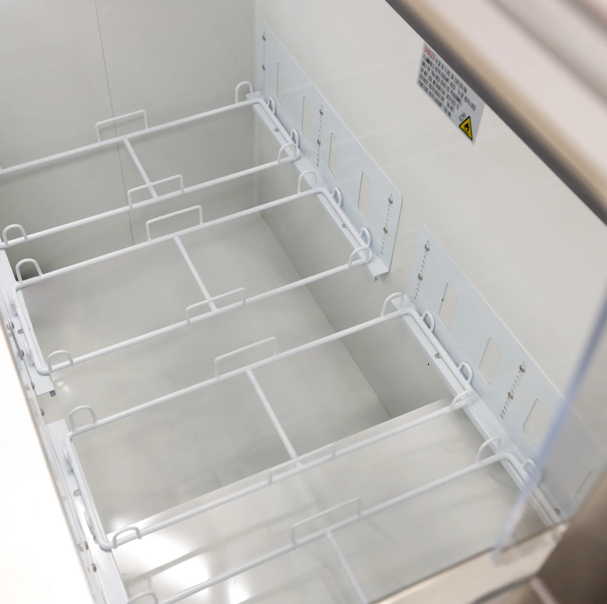 89″ 16+12 Tubs Capacity Ice Cream Dipping Display with Sneeze Guard