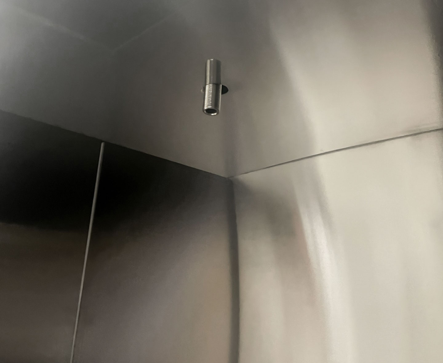 61″ Portable Bar with Open Bottom, Ice Bin, Shut-off Valve and Speed Rails