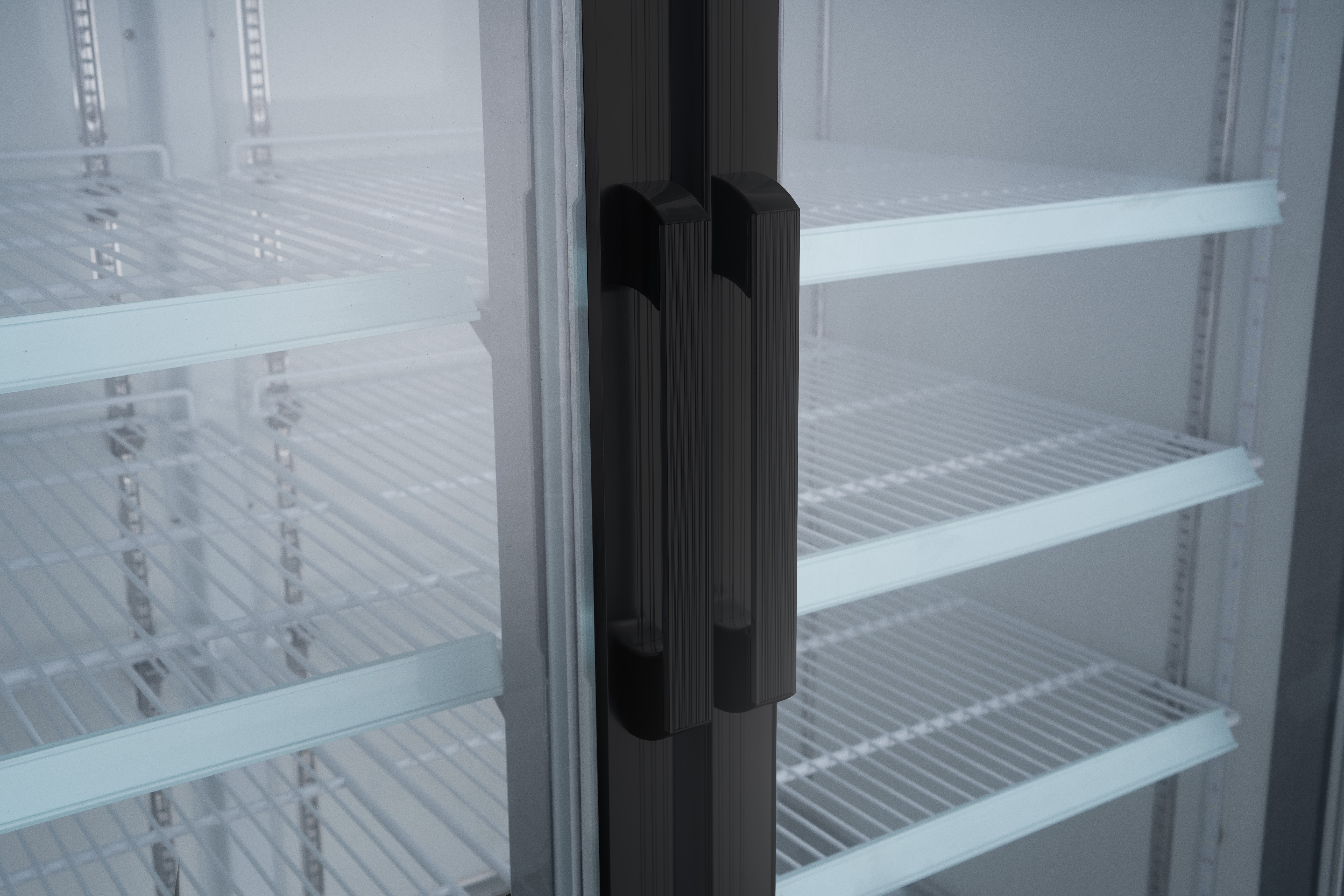 78" Three (3) Glass Door Refrigerator, 53 cu.ft. (1500 L), Black