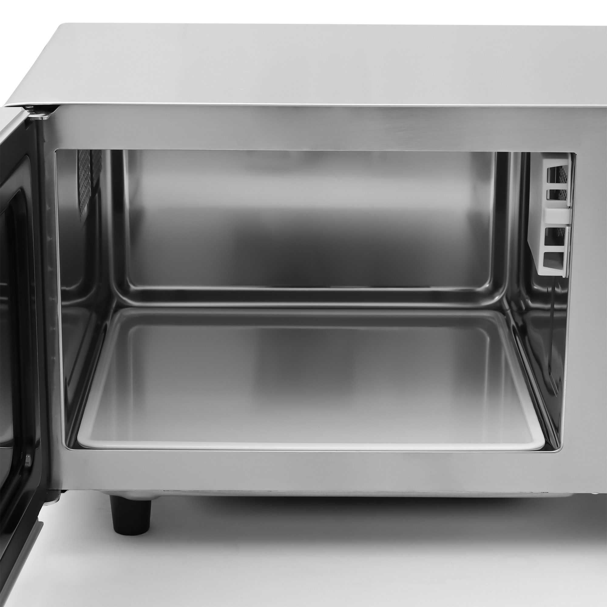 Commercial Microwave with 0.9 cu. ft. Interior and Push Button Controls - 1,550 W, 120 V/60 Hz/1 Ph