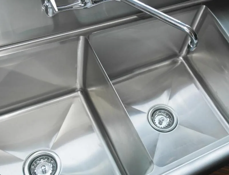 59″ x 26 1/2″ x 44″ Overall (18″ x 21″ x 14″ Tub) 18-gauge stainless steel Three Tub Sink with 3.5″ Center Drain Without Drainboard