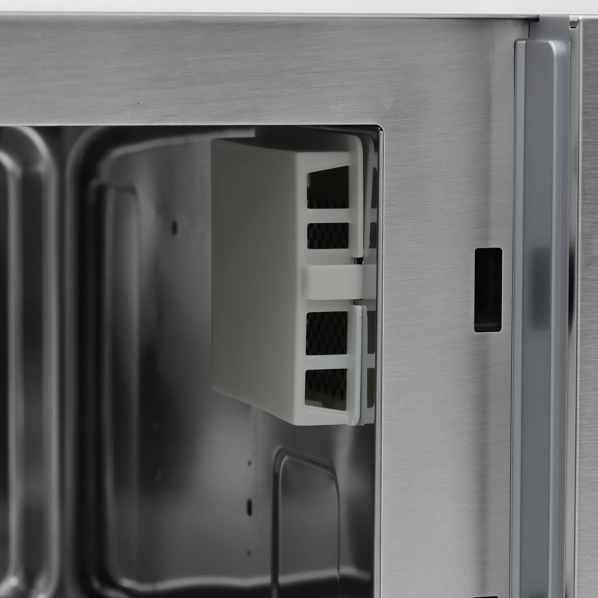 Commercial Microwave with 0.9 cu. ft. Interior and Push Button Controls – 1,000 W, 120 V, 1 Phase