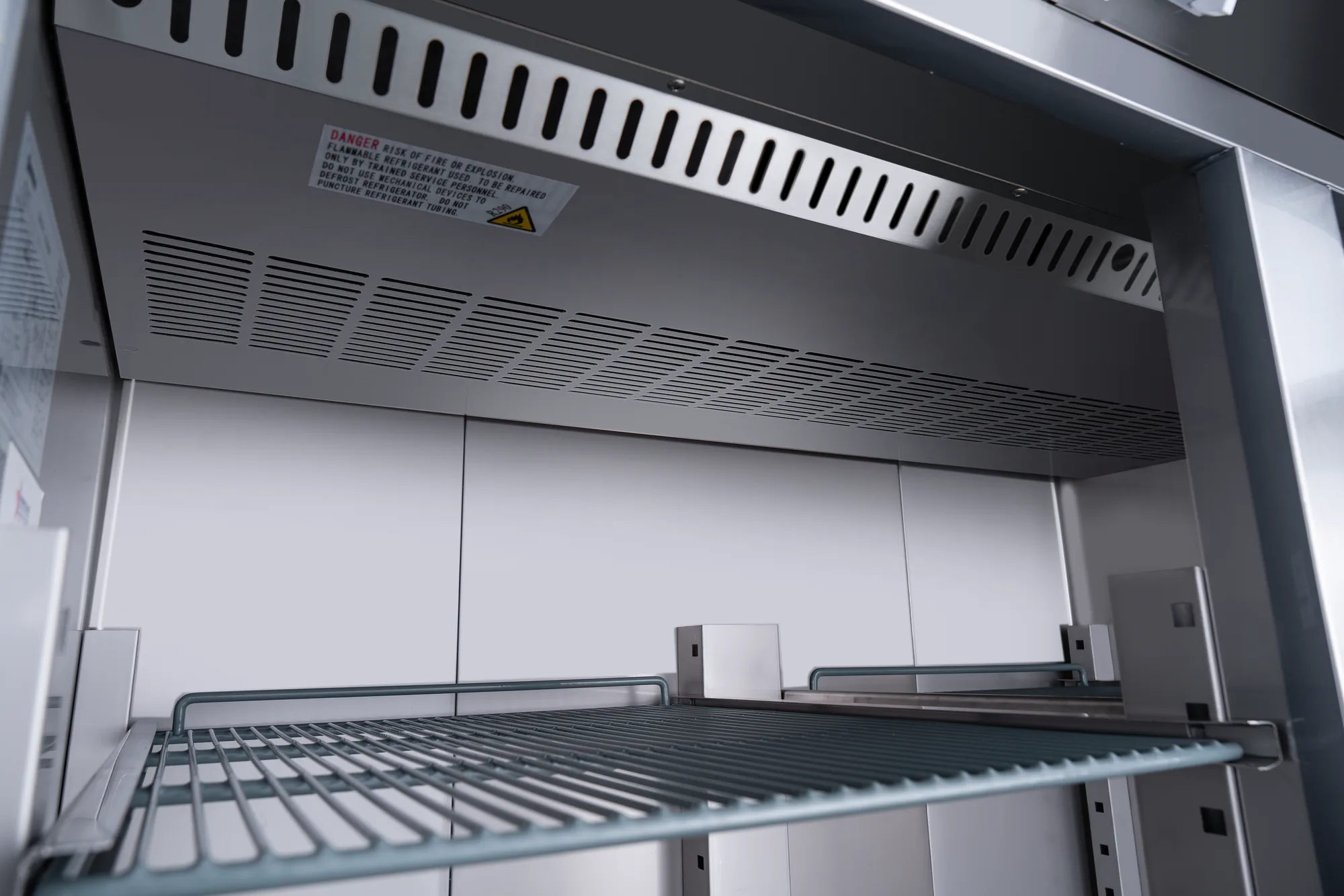 29″ One (1) Glass Door Top Mounted Reach-In Refrigerator, 21.5 cu. ft. (609 L), Stainless Steel