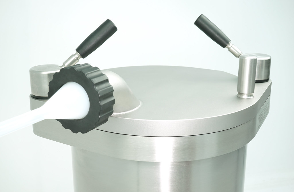 Talsa F25S 48 lb (22 kg) Hydraulic Piston Sausage Stuffer Stainless Steel | Trento – 220V, 1 Phase, 1300W (1.75 HP)