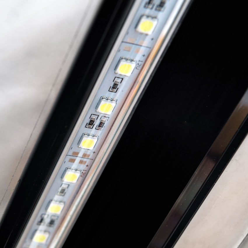 47" Countertop Curved Glass Refrigerated Display with Dual Access and 190 L capacity